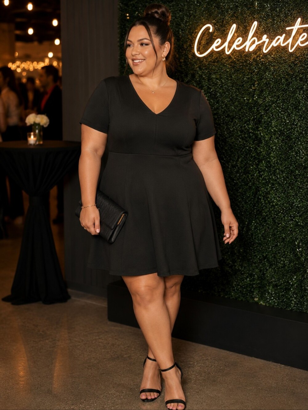Ava & Viv Plus Sized Black V-Neck Short Sleeve Mini Dress Size X